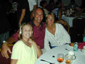 Aryn, Mike & Pam dinner.JPG (83764 bytes)