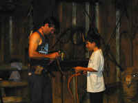 Ian gets cracker.JPG (73231 bytes)