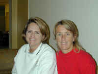 Marilyn & Pam.JPG (45698 bytes)