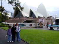 Opera House.JPG (95626 bytes)