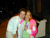 Sarah & Aryn.JPG (56316 bytes)