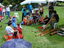 digeridoo player.JPG (143469 bytes)