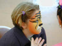 drawing Aryn's face.JPG (69347 bytes)