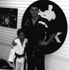 mr harris on red black.JPG (157293 bytes)