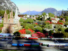 train station.JPG (179875 bytes)